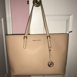 Michael Kors Jet Set Tote